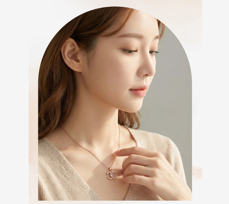 LILY 14K Gold Plated Diamond Twist Design Necklace — Elegant Daily Jewelry JP18