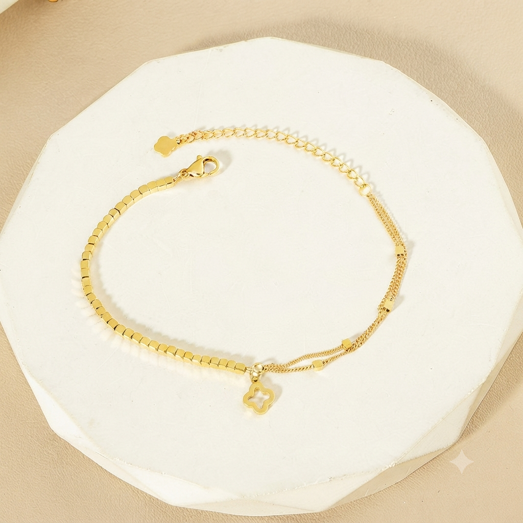 LILY 18K Gold Plated Horseshoe Bracelet — Lucky Charm Women's Daily Jewelry